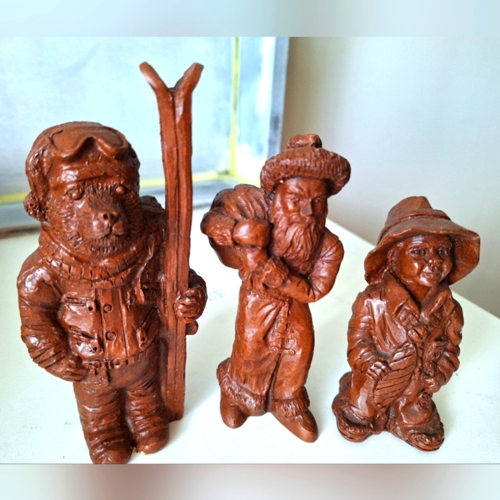 Vintage Red Mill Carvings set of 3